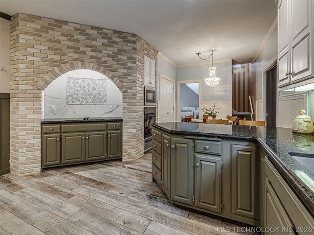 10113 S Fulton Avenue, Tulsa, OK 74137