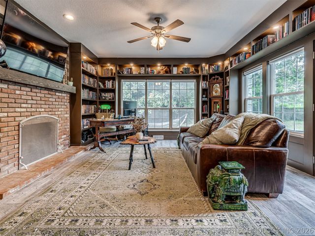 10113 S Fulton Avenue, Tulsa, OK 74137