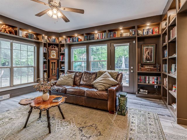 10113 S Fulton Avenue, Tulsa, OK 74137