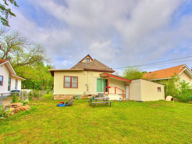 909 N McKinley Avenue, Shawnee, OK 74801
