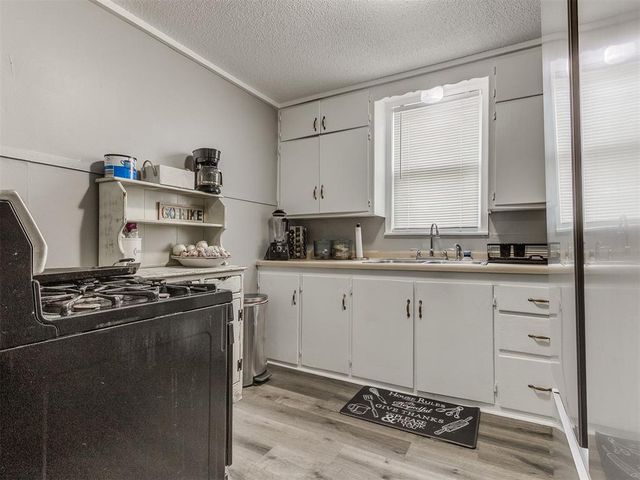 909 N McKinley Avenue, Shawnee, OK 74801