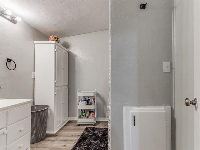 909 N McKinley Avenue, Shawnee, OK 74801