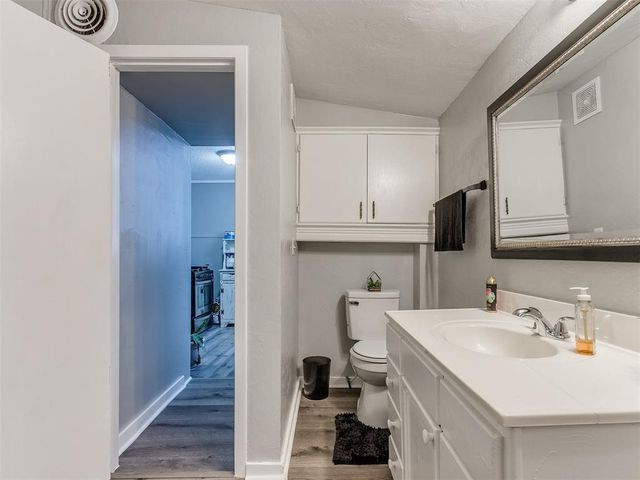 909 N McKinley Avenue, Shawnee, OK 74801
