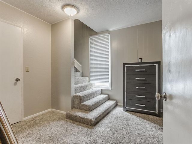 909 N McKinley Avenue, Shawnee, OK 74801