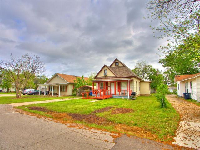 909 N McKinley Avenue, Shawnee, OK 74801