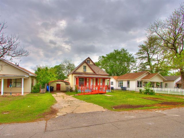 909 N McKinley Avenue, Shawnee, OK 74801