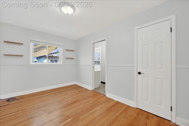 29385 Spoon Avenue, Madison Heights, MI 48071
