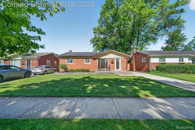 29385 Spoon Avenue, Madison Heights, MI 48071