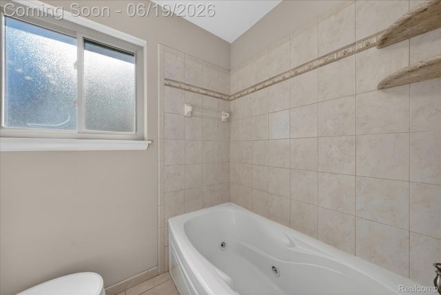 29385 Spoon Avenue, Madison Heights, MI 48071