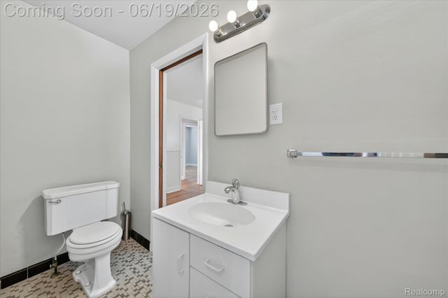 29385 Spoon Avenue, Madison Heights, MI 48071