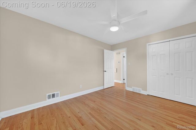 29385 Spoon Avenue, Madison Heights, MI 48071