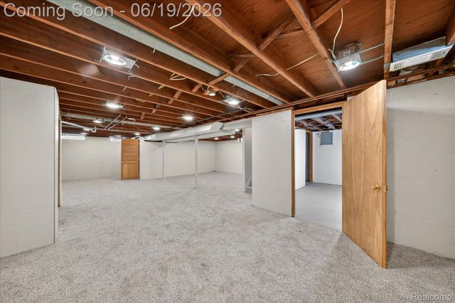 29385 Spoon Avenue, Madison Heights, MI 48071