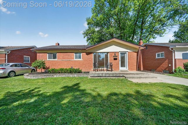 29385 Spoon Avenue, Madison Heights, MI 48071