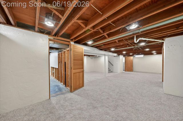 29385 Spoon Avenue, Madison Heights, MI 48071