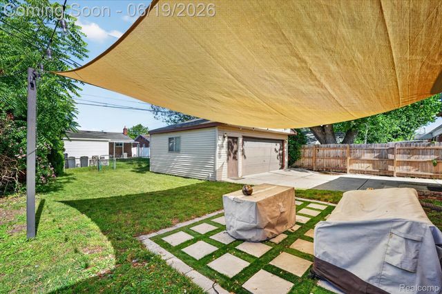 29385 Spoon Avenue, Madison Heights, MI 48071