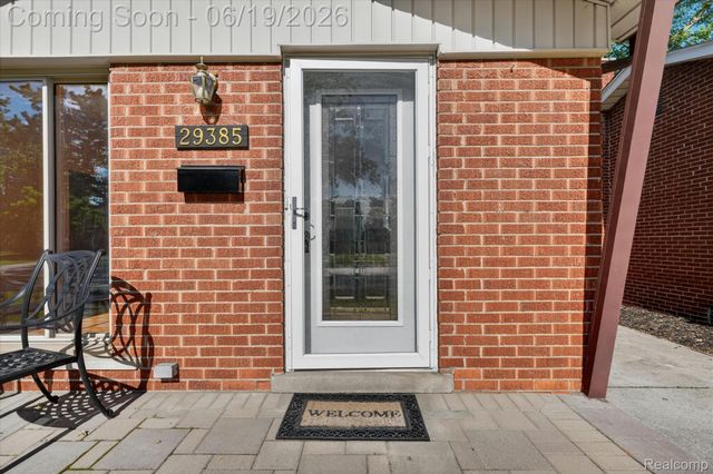 29385 Spoon Avenue, Madison Heights, MI 48071