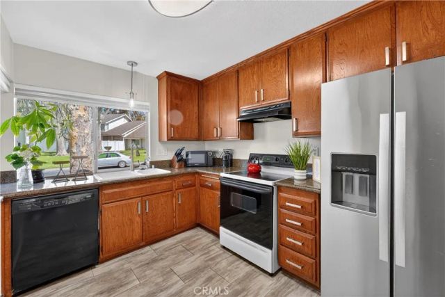 2374 Coventry, Fullerton, CA 92833