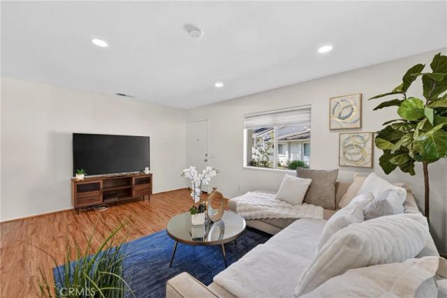 2374 Coventry, Fullerton, CA 92833