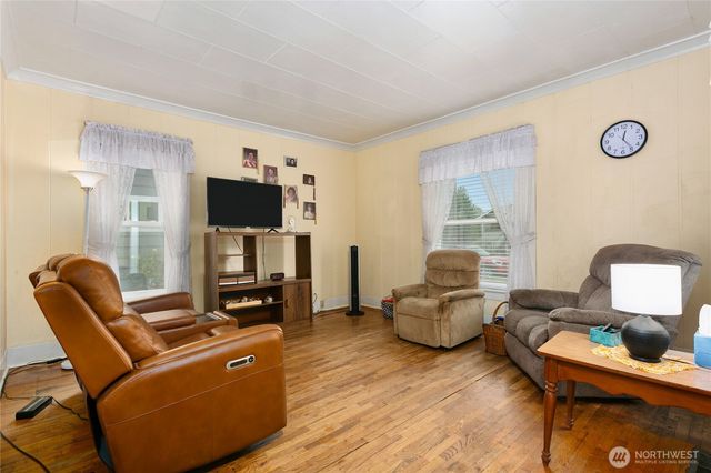 1424 S 45th Street, Tacoma, WA 98418