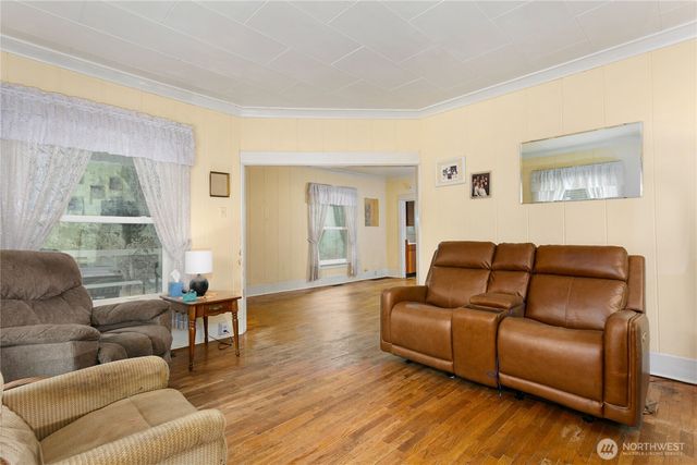 1424 S 45th Street, Tacoma, WA 98418