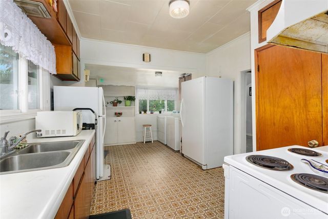 1424 S 45th Street, Tacoma, WA 98418