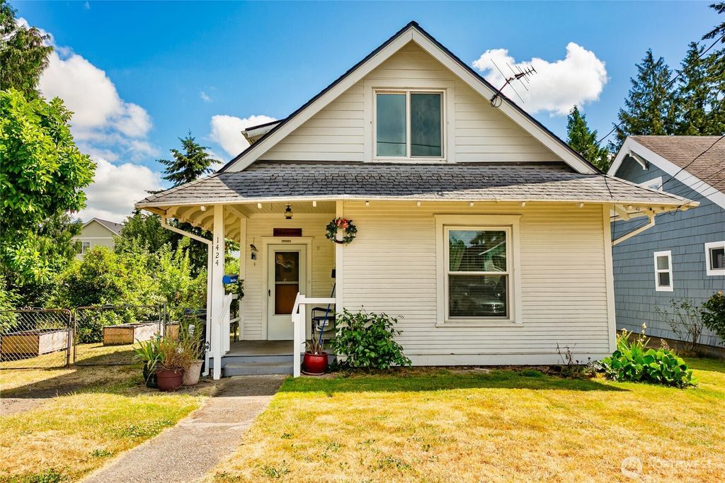 1424 S 45th Street, Tacoma, WA 98418