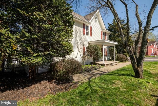 6 LETCHWORTH AVE, Yardley, PA 19067