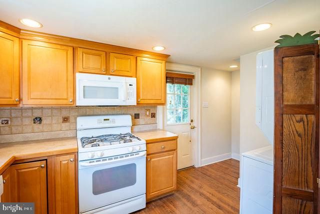 6 LETCHWORTH AVE, Yardley, PA 19067