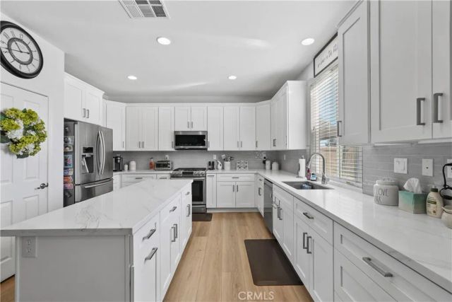 35628 Hawkeye St, Murrieta, CA 92563