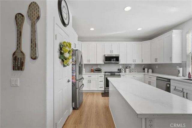 35628 Hawkeye St, Murrieta, CA 92563