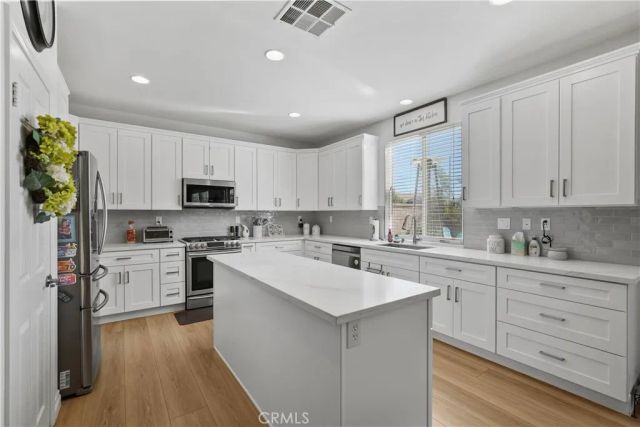 35628 Hawkeye St, Murrieta, CA 92563