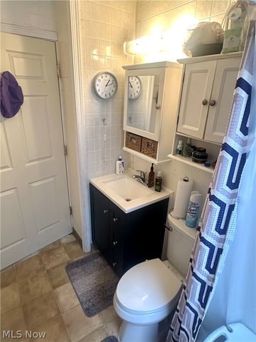 16721 Harvard Avenue, Cleveland, OH 44128