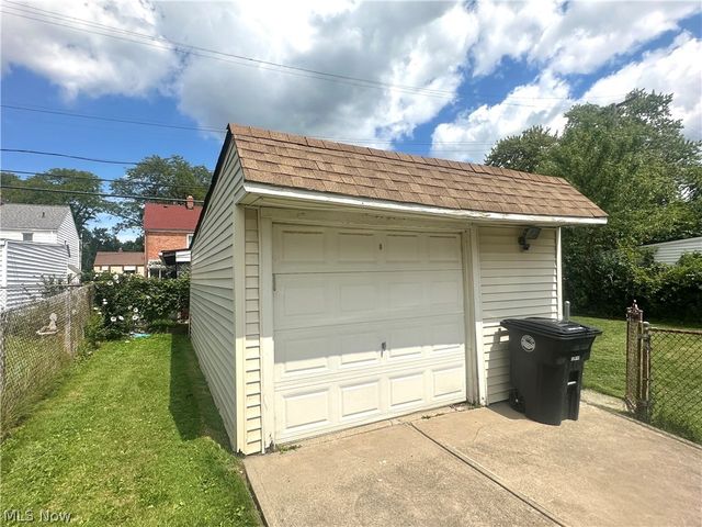 16721 Harvard Avenue, Cleveland, OH 44128