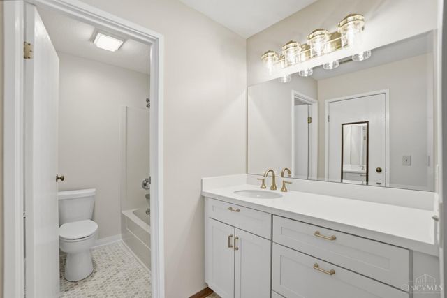 5160 Old Oak Trail, Delhi Twp, OH 45238