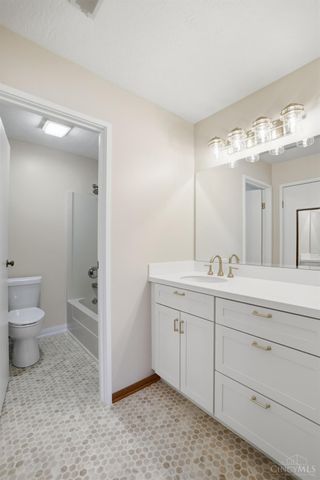 5160 Old Oak Trail, Delhi Twp, OH 45238