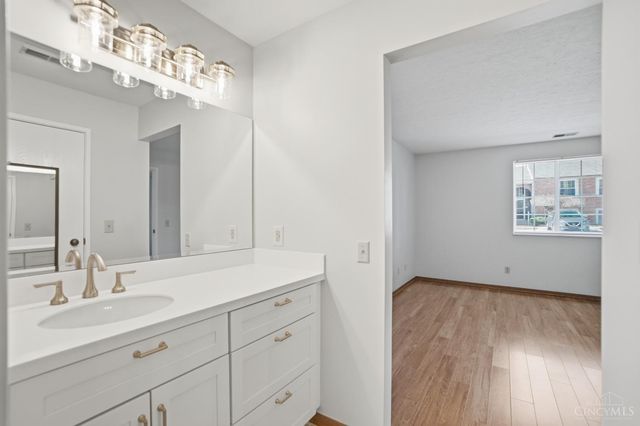 5160 Old Oak Trail, Delhi Twp, OH 45238