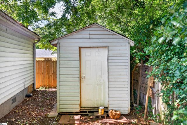 7 Burns Circle, Greenville, SC 29605