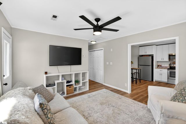 7 Burns Circle, Greenville, SC 29605