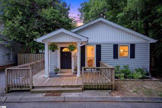 7 Burns Circle, Greenville, SC 29605