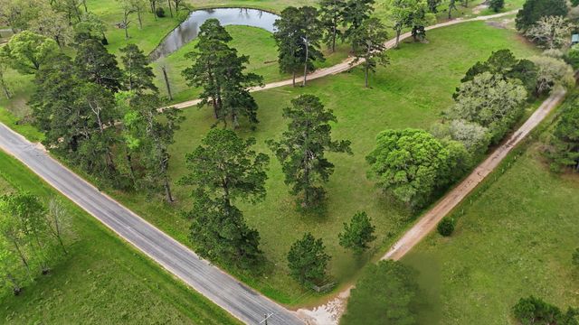 882 Four Notch Road, Huntsville, TX 77340