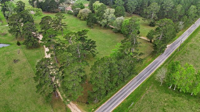 882 Four Notch Road, Huntsville, TX 77340