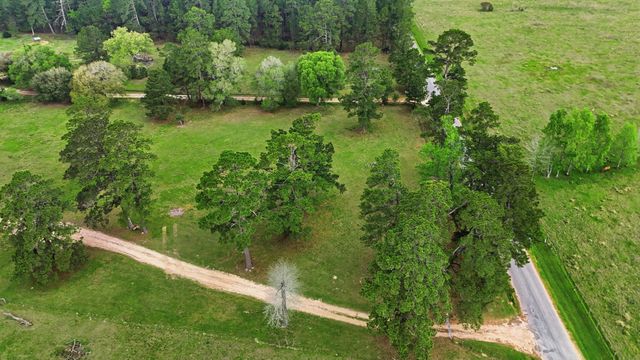 882 Four Notch Road, Huntsville, TX 77340