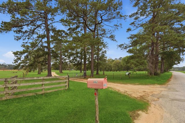 882 Four Notch Road, Huntsville, TX 77340