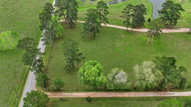 882 Four Notch Road, Huntsville, TX 77340