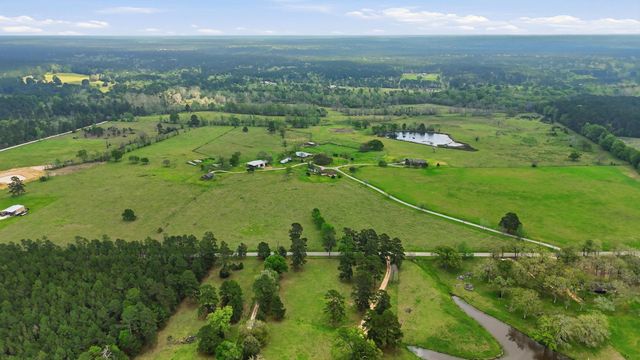 882 Four Notch Road, Huntsville, TX 77340