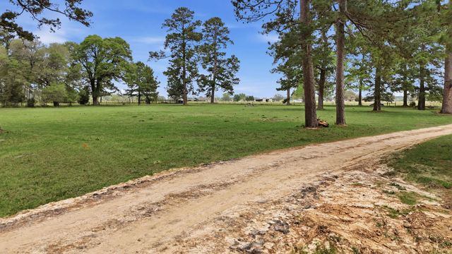 882 Four Notch Road, Huntsville, TX 77340