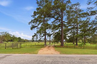 882 Four Notch Road, Huntsville, TX 77340