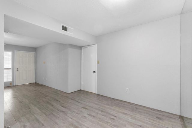 2100 Wilcrest Drive 226, Houston, TX 77042