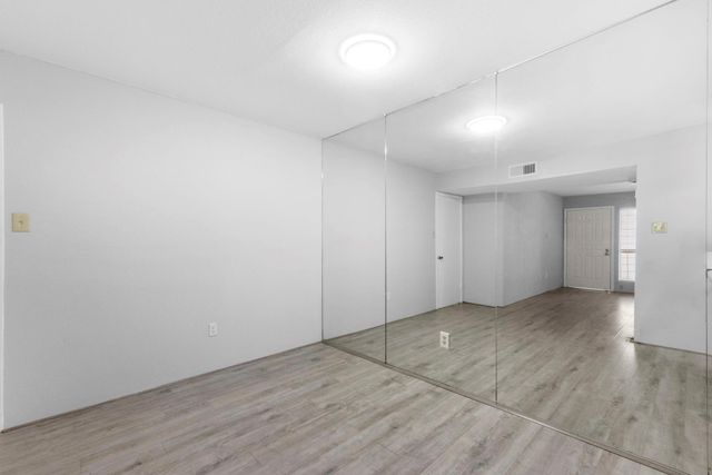 2100 Wilcrest Drive 226, Houston, TX 77042