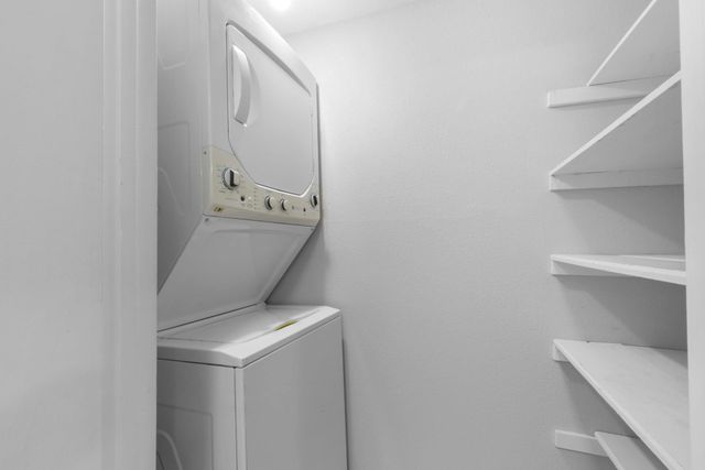 2100 Wilcrest Drive 226, Houston, TX 77042